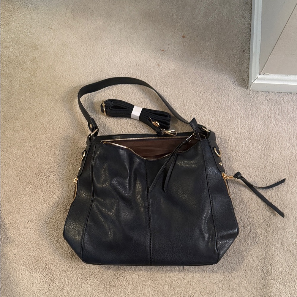Elegant Black Leather Shoulder Bag